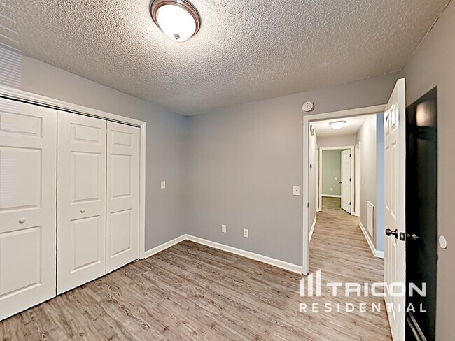 Building Photo - 142 Bradstone Rd