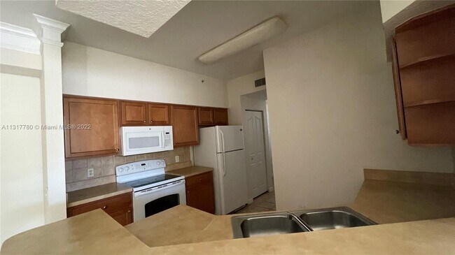 Building Photo - 9887 Baywinds Blvd