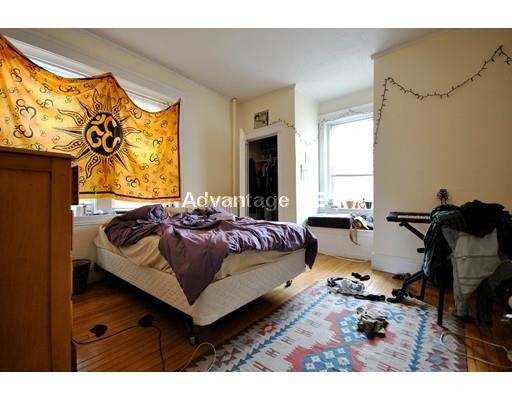 Building Photo - 74 Egmont St