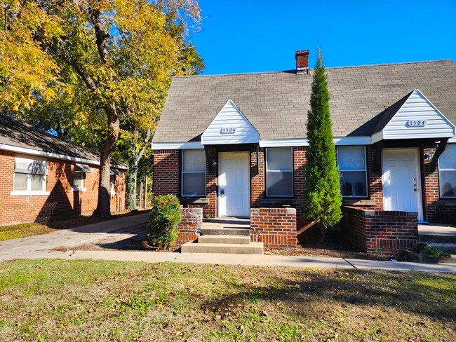 Primary Photo - Charming Duplex in Shartel Blvd Addition