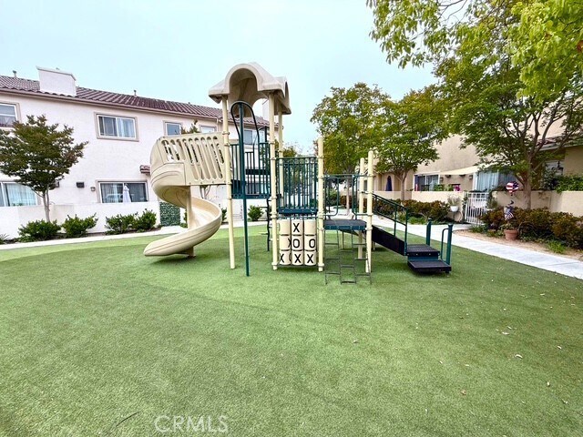 Building Photo - 25768 Perlman Pl