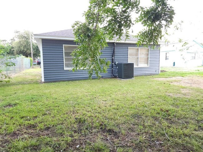 Building Photo - 6301 Anderson St