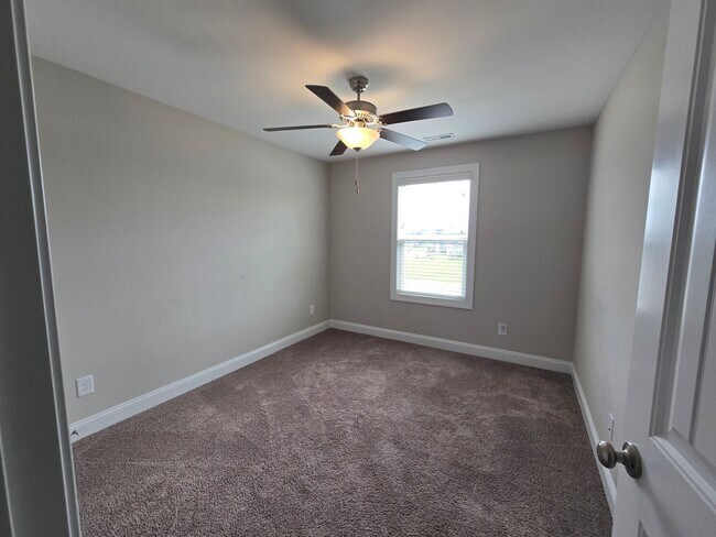 Building Photo - 1404 Friar Rock Cir