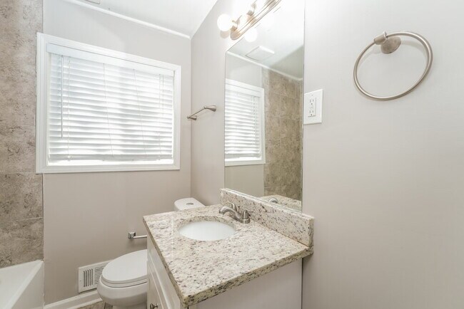 Building Photo - 1412 Idlewood Rd