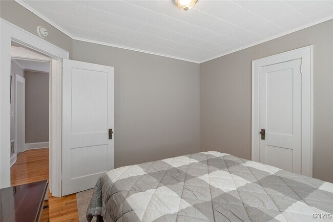 Building Photo - 965 Wadsworth St