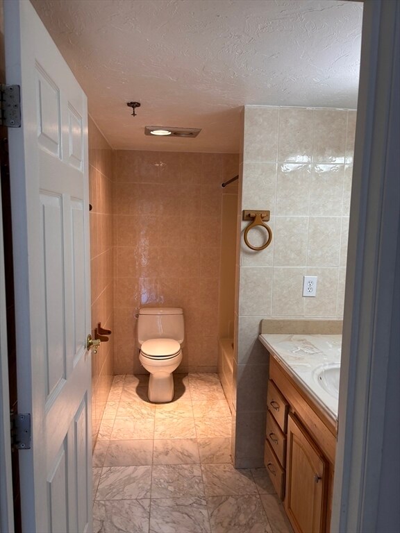 Building Photo - 200 Cove Way