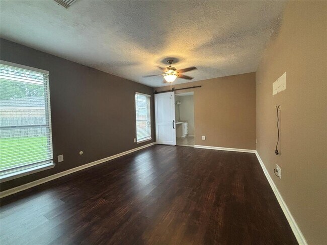 Building Photo - 8706 Belle Glen Dr