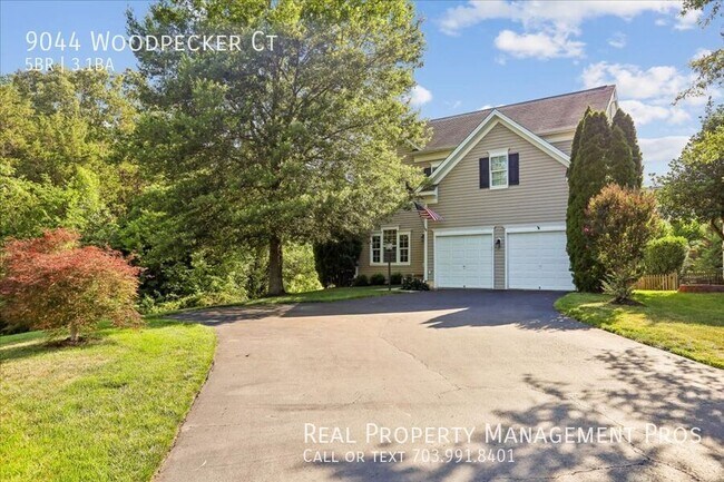 Building Photo - 9044 Woodpecker Ct