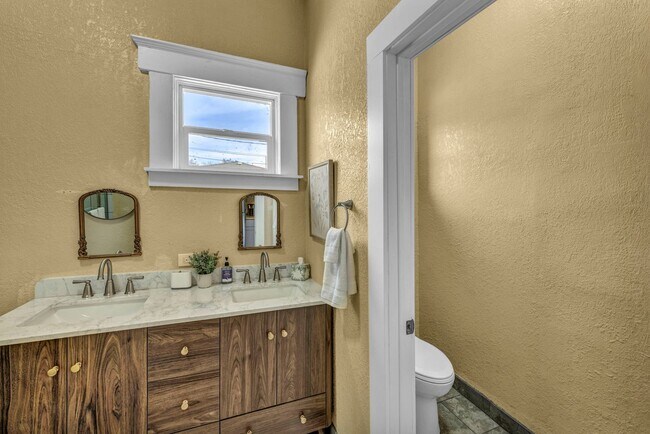 Building Photo - FULLY FURNISHED & BEAUTIFULLY REMODELED CLASSIC HOME NEAR UNR WITH UNBEATABLE I-80 ACCESS