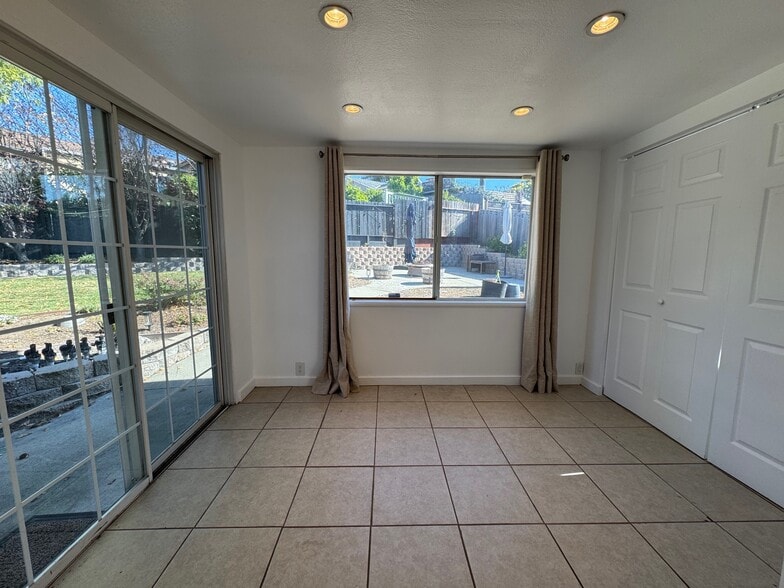 Building Photo - 1968 Manchester Rd