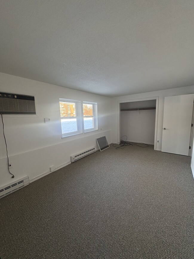 Building Photo - 80 Damon Rd