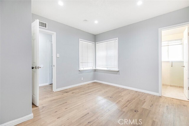 Building Photo - 10430 Langdon Ave