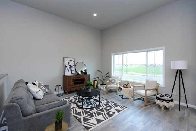 Building Photo - 824 United Dr