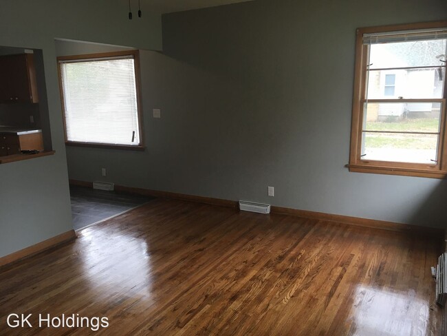 3 br, 1 bath House - 2757 East 4th St - 2757 E 4th St Waterloo IA 50703 ...