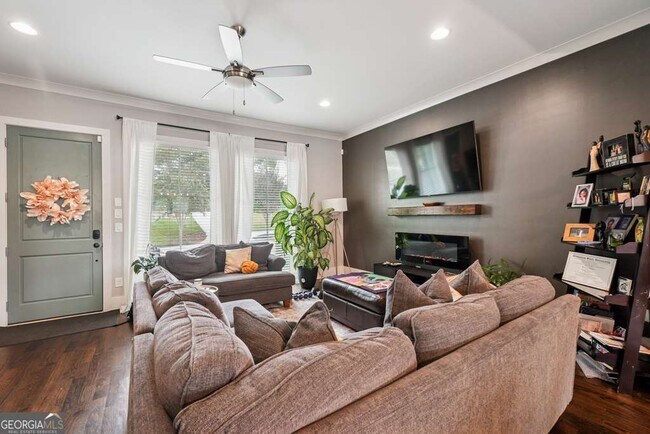 Primary Photo - 144 1st Ave NW