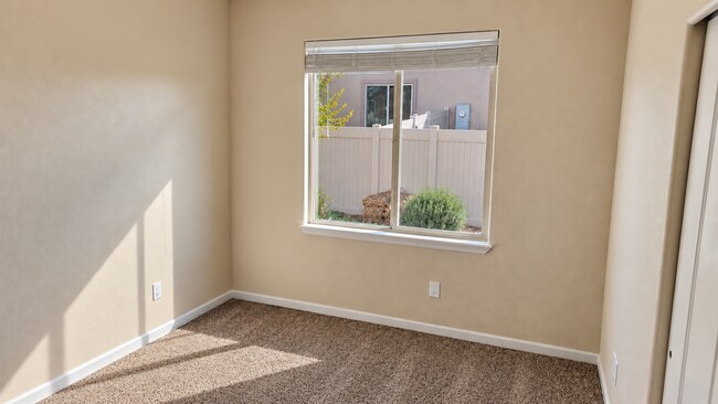 Building Photo - 2990 Lurvey Ln