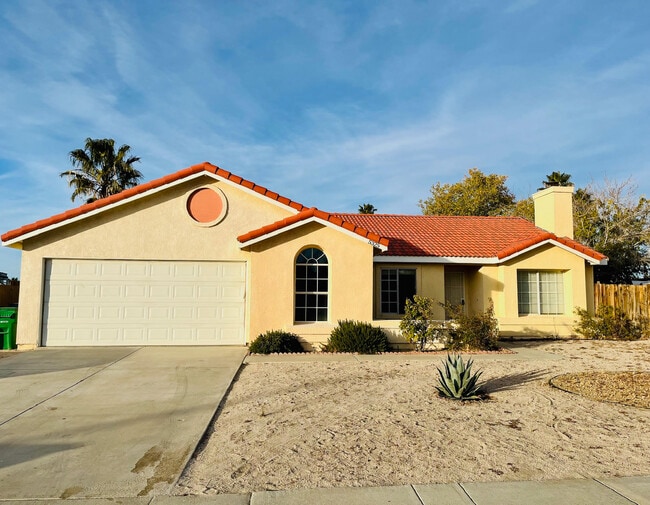 Building Photo - 5325 Adobe Dr
