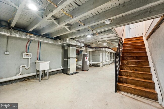 Building Photo - 5022 Arch St