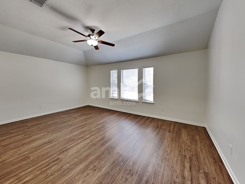 Building Photo - 16410 Tudor Point Ct