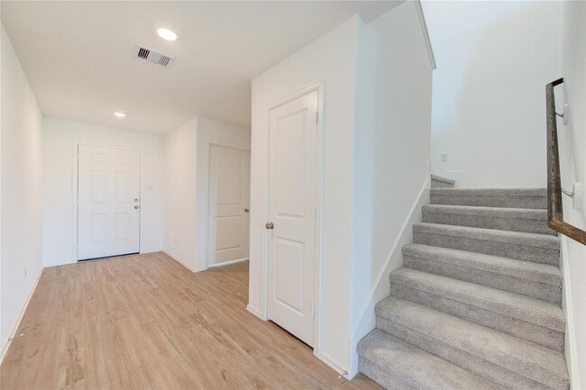 Building Photo - 4266 Barrington Cv Ln