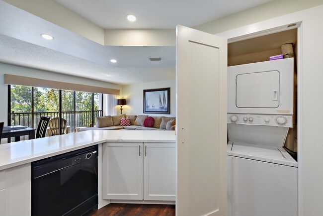 Building Photo - 1605 S US Hwy 1