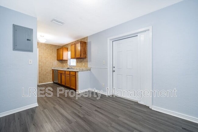 Building Photo - 5601 Andora St
