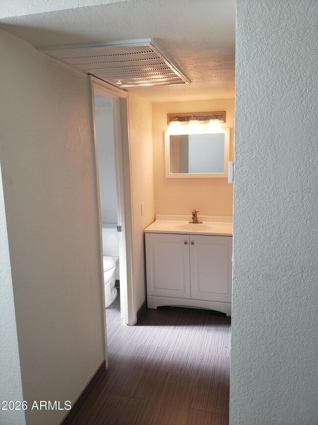 Building Photo - 1330 E Highland Ave