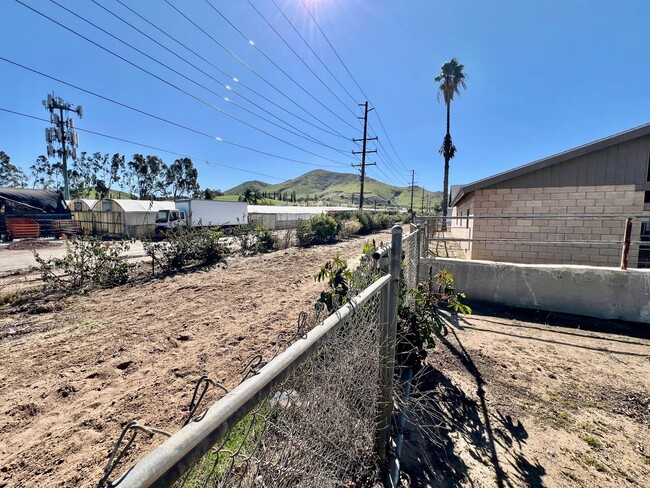 Building Photo - Norco Horse Property