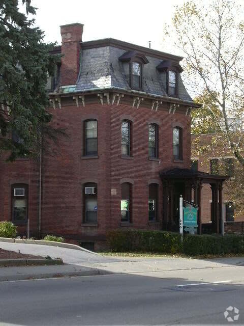 Building Photo - 220 Church St