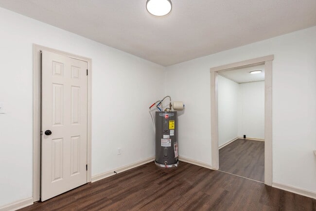 Building Photo - 3 Bedroom, 2 Bath in North Pratt