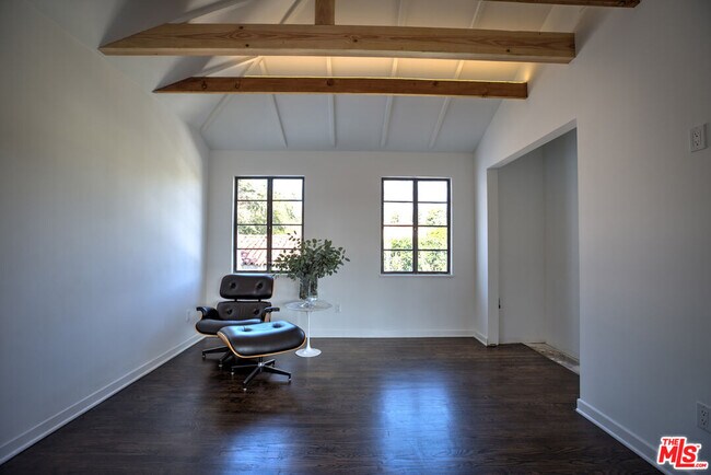 Building Photo - 1807 Montana Ave