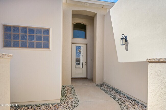 Building Photo - 14116 Rainbow Point Dr