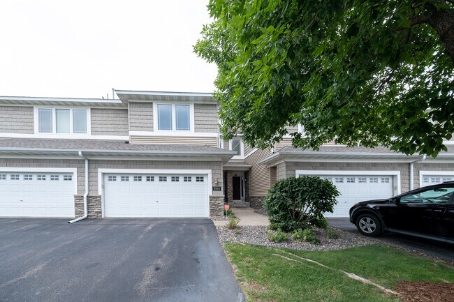 Building Photo - 4989 Archer Ln N