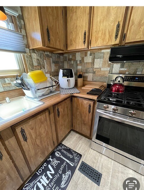 Building Photo - 19 Bradley Ln