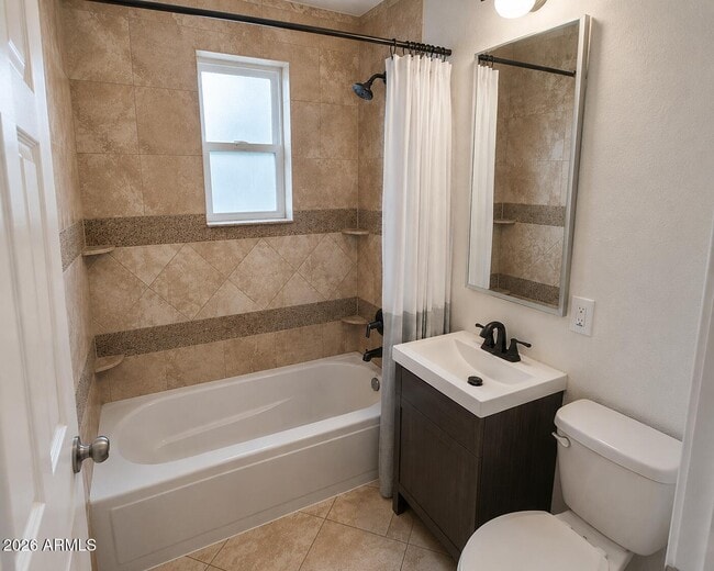 Building Photo - 4326 E Glenrosa Ave