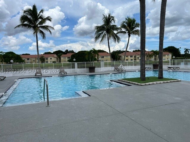 Building Photo - 643 Vista Isles Dr