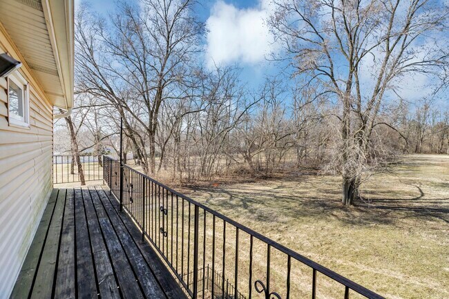 Building Photo - 367 Harvest Ln
