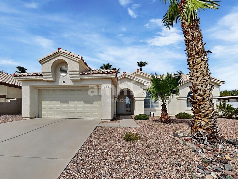 Primary Photo - 1023 Companion Way