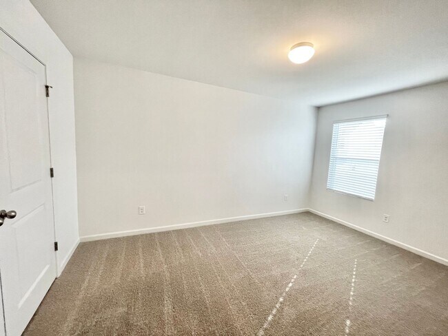 Building Photo - 3 br Paired Home minutes from I-77 and I-40 Tour today! MOVE IN SPECIAL