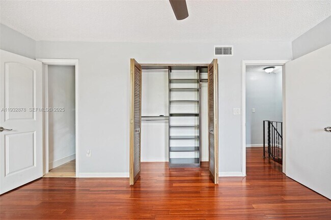 Building Photo - 16681 NE 35th Ave