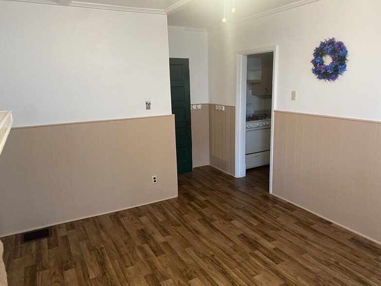 Building Photo - 310 Beaver St