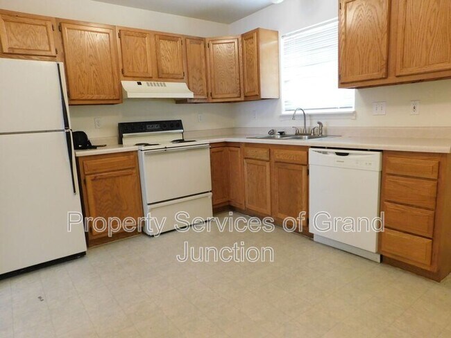 Building Photo - 434 Pendleton St