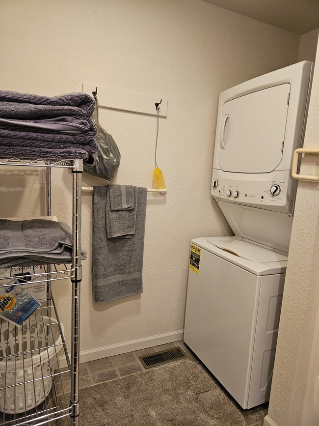 Washer/Dryer in Full Bathroom - 1219 Vermont St