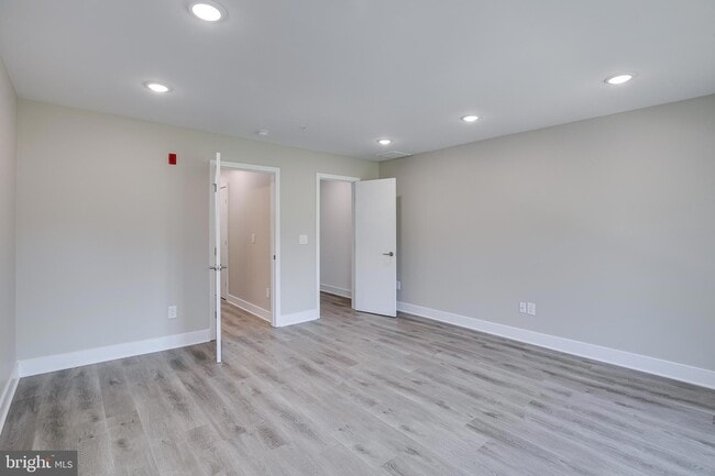 Building Photo - 2015 N College Ave