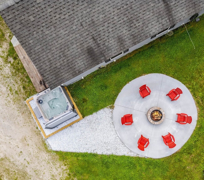 Building Photo - 90 Blueberry Hill Rd