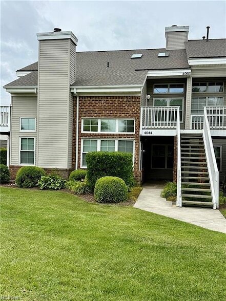 Building Photo - 4044 Laurel Green Cir