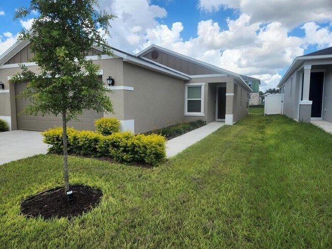 Building Photo - 1055 Papaya Cir.