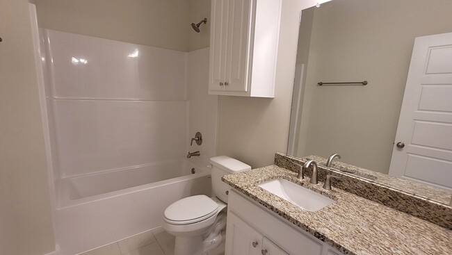 Building Photo - Brand New home in Zachary!