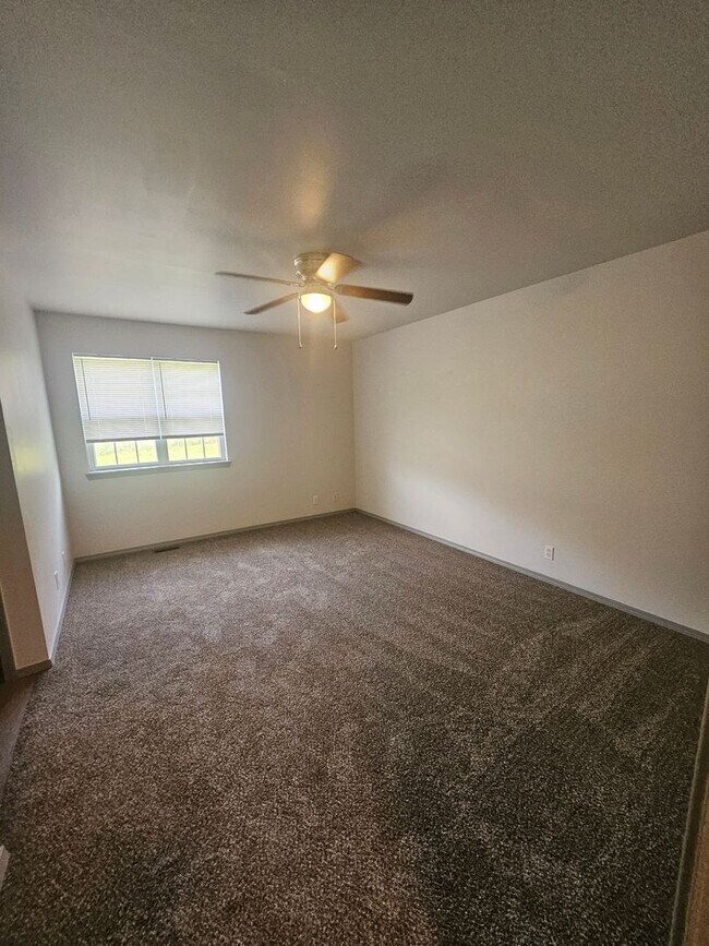 Building Photo - Yuma Duplex