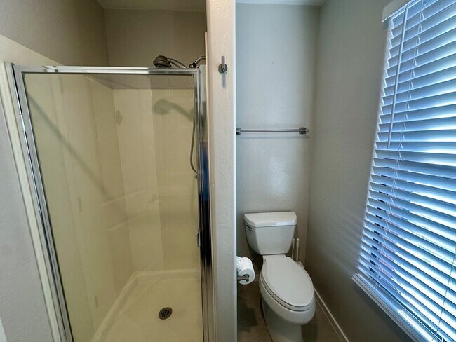 Building Photo - 305 S Wilson St